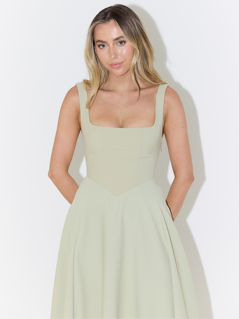 Valeria – Gracieuse Midi Jurk